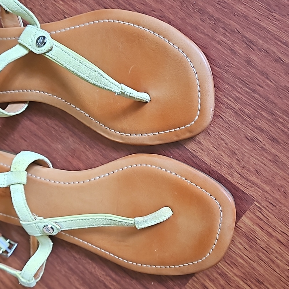 UGG Madeena Yellow Suede T-Strap Slingback Flat Sandals Cushioned, 6.5 EUC